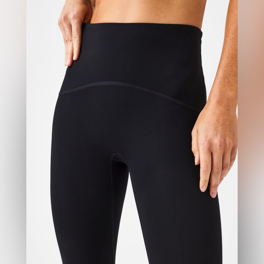 Spanx SpanxShape Booty Boost 7/8 Leggings in Very Black Size XL Regular Fit. - Picture 13 of 14